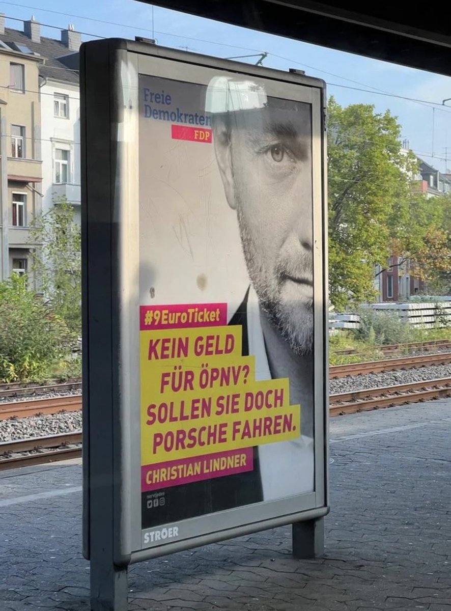 Apparently there are fake voting posters for the FDP #9EuroTicket and they are glorious!
#9Euroticketbleibt