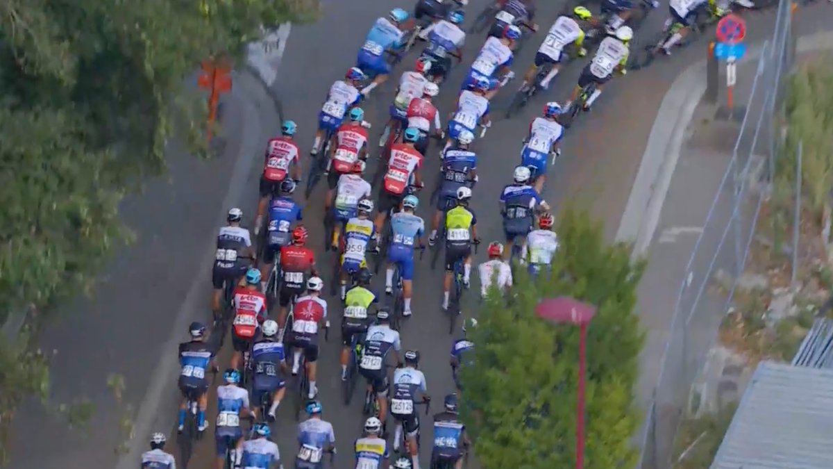 🇧🇪#EgmontCyclingRace

55 km - The pace is very high with a lot of attacks! 🥵

We can see <a href="/_lukeverburg/">Luke Verburg</a> and <a href="/NilsSinschek/">Nils Sinschek</a> in a good position! 👌🏻

#RideToWin