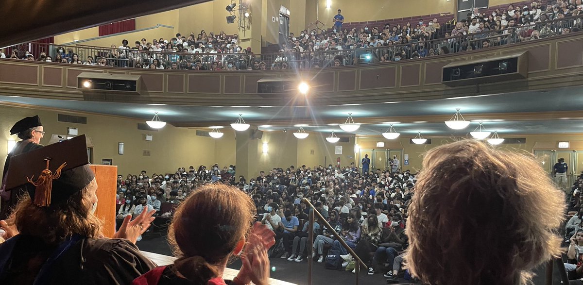 peixotolab's tweet photo. Honored to join Provost Essig and colleagues in welcoming the @BaruchCollege #class_of_2026! https://t.co/YShEemX5rd