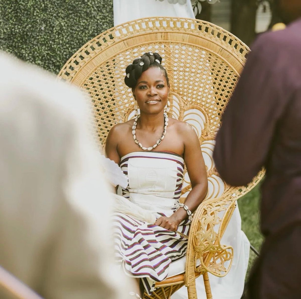 Liberianstars's tweet photo. Congratulations to @i_albertine and husband @jason_mward on their traditional LIBERIAN wedding. So beautifully done. @idoliberia #idoliberia #liberianstarsviews #liberianwedding #idoliberia #countrycloth https://t.co/B1XEWXbk8G