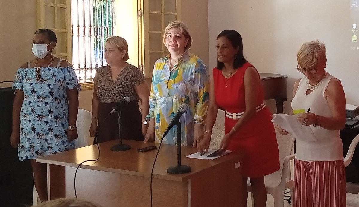 En conmemoración al #62AniversarioFMC, el Comité de Género de la JDN realiza un encuentro con sus féminas  en el que participan también, mujeres jubiladas de nuestra ONBC, nos acompañan además representantes de la FMC  municipal y del <a href="/SNTAP3/">SNTAP</a>.
<a href="/TeresaBoue/">@SecGFMC</a>
Felicidades