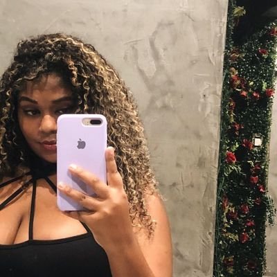 Mincrfgata06's tweet photo. Gente me ajudem a divulgar esse perfil que está aplicando golpe infelizmente sofri ontem e não poderei mais ir ao show devido a má fé dessa pessoa mas quero ajudar pra que outras como eu não passem pelo mesmo que passei em ajudem pfvr!. https://t.co/opBR9nmEU9