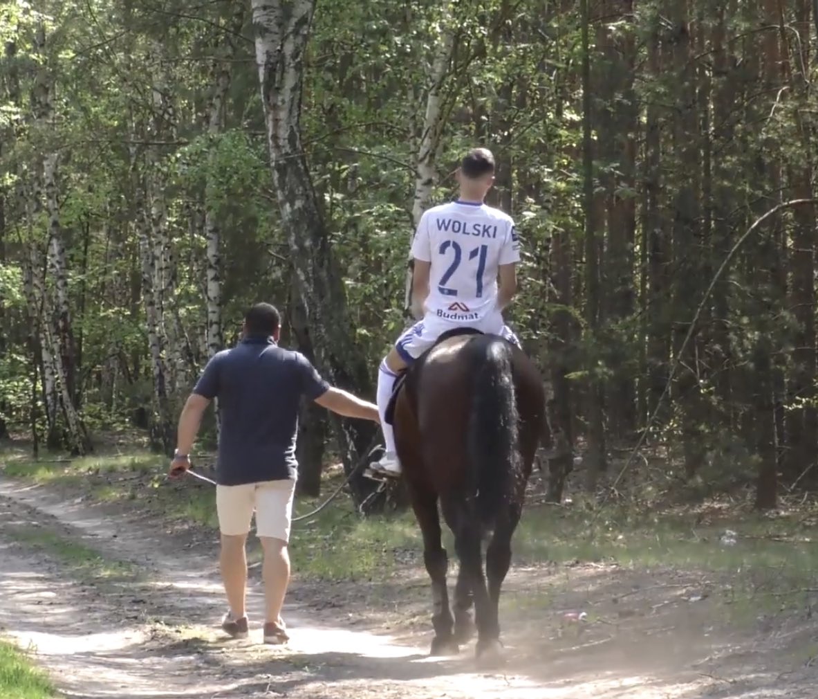 FotnikPL's tweet photo. Rafał Wolski w drodze na jutrzejszy trening Wisły Płock https://t.co/IY94mZFqnt