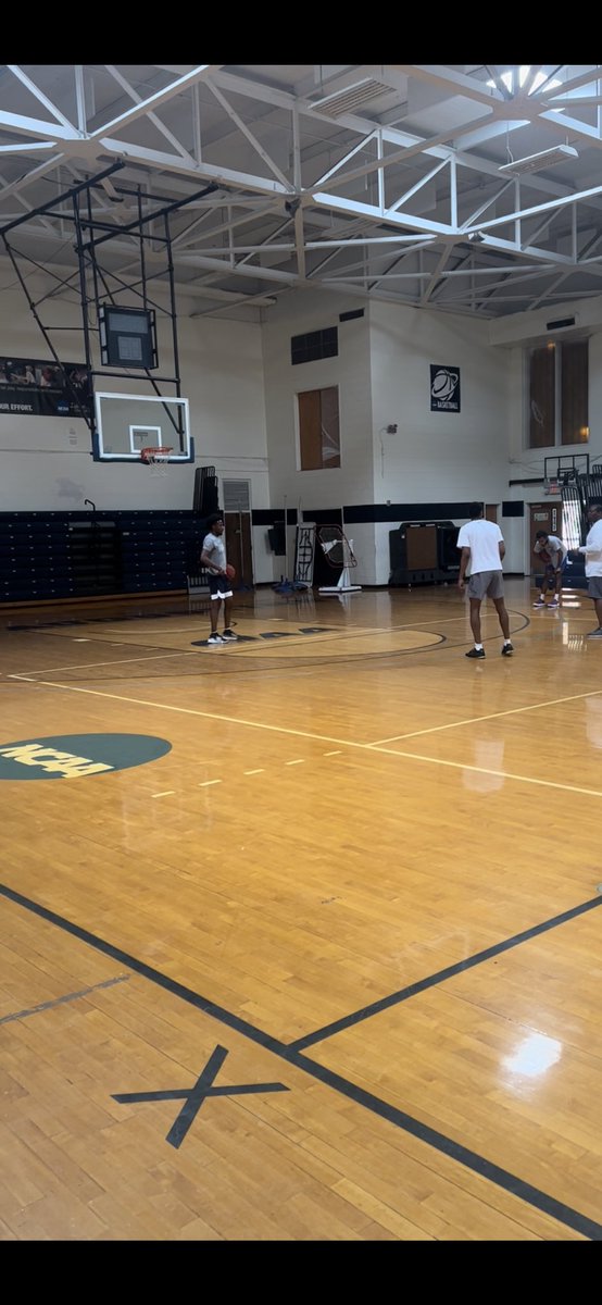 SAUFalconsMBB's tweet photo. All In All Year🦅 https://t.co/nX8lfi049m