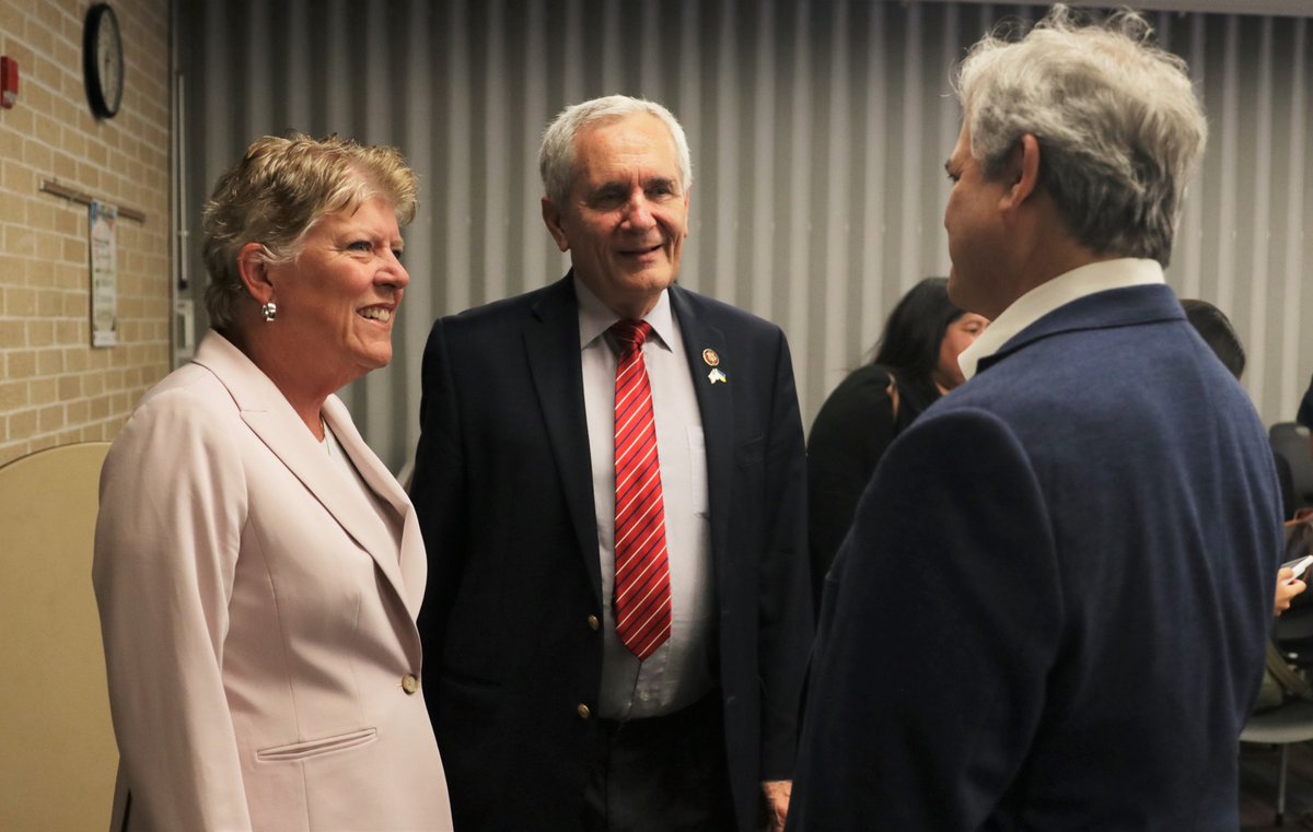 RepLloydDoggett's tweet photo. Joined Central Texas women veterans from all branches of service with @RepBrownley, Chairwoman of
@VetAffairsDems Health Subcommittee and #WomenVetsTaskForce, & @mayoradler to discuss health care challenges, VA service + road ahead to fight for reproductive health care in Texas. https://t.co/mgtLA1LnQh