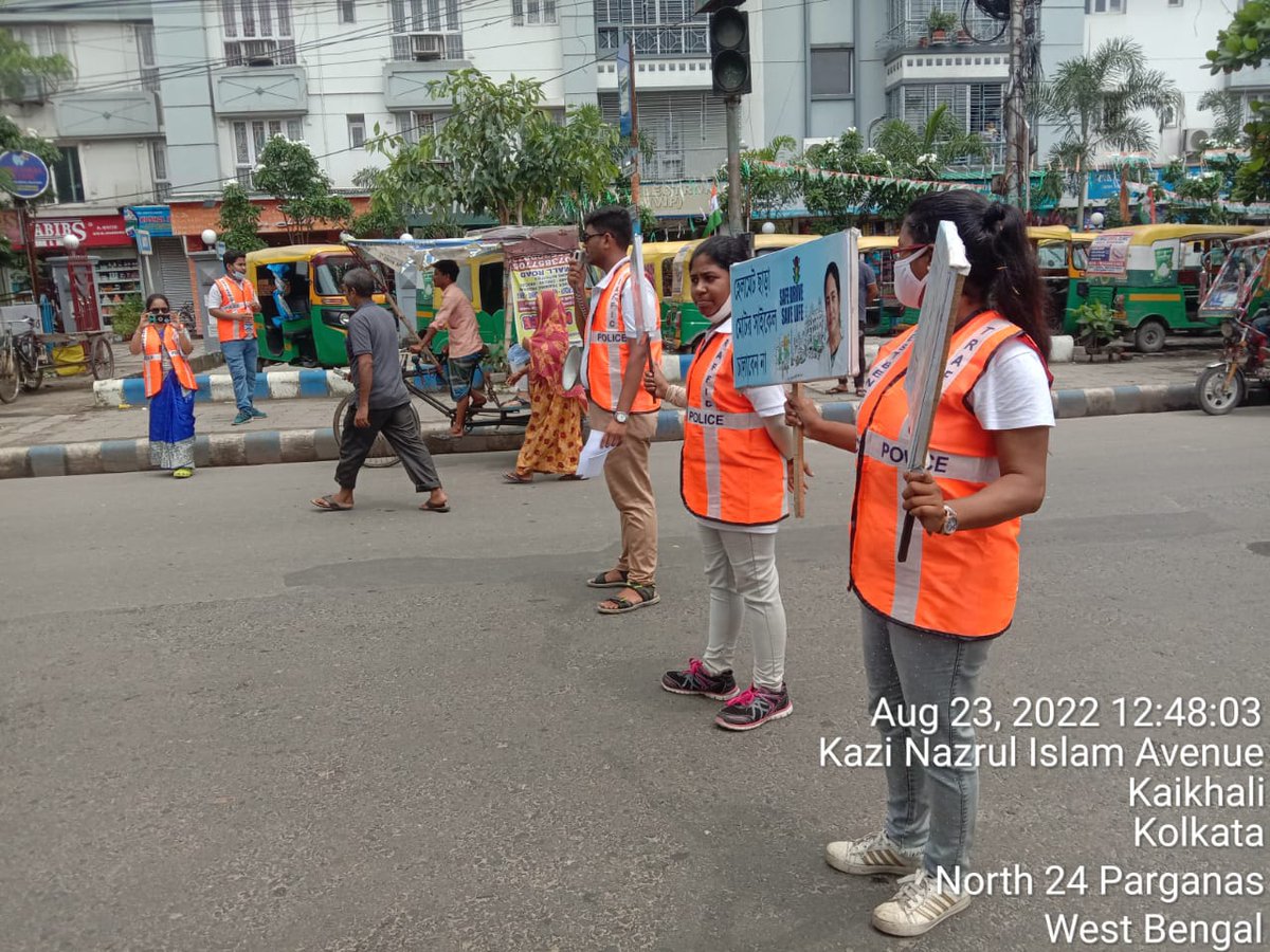 NssMorning's tweet image. NSS Unit of Bangabasi Morning College organised a Campaign on #Savedrivesavelife #nssbmc @pankajsinghips @rdnss_kolkata @_NSSIndia @YASMinistry @vinaynssrd @MIB_India @FinMinIndia @EduMinOfIndia @LabourMinistry @PIB_India @PIBKolkata @NssrdD @nssbbsr