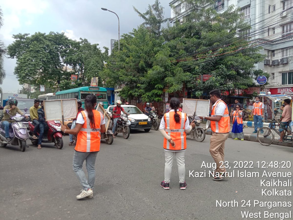 NssMorning's tweet image. NSS Unit of Bangabasi Morning College organised a Campaign on #Savedrivesavelife #nssbmc @pankajsinghips @rdnss_kolkata @_NSSIndia @YASMinistry @vinaynssrd @MIB_India @FinMinIndia @EduMinOfIndia @LabourMinistry @PIB_India @PIBKolkata @NssrdD @nssbbsr