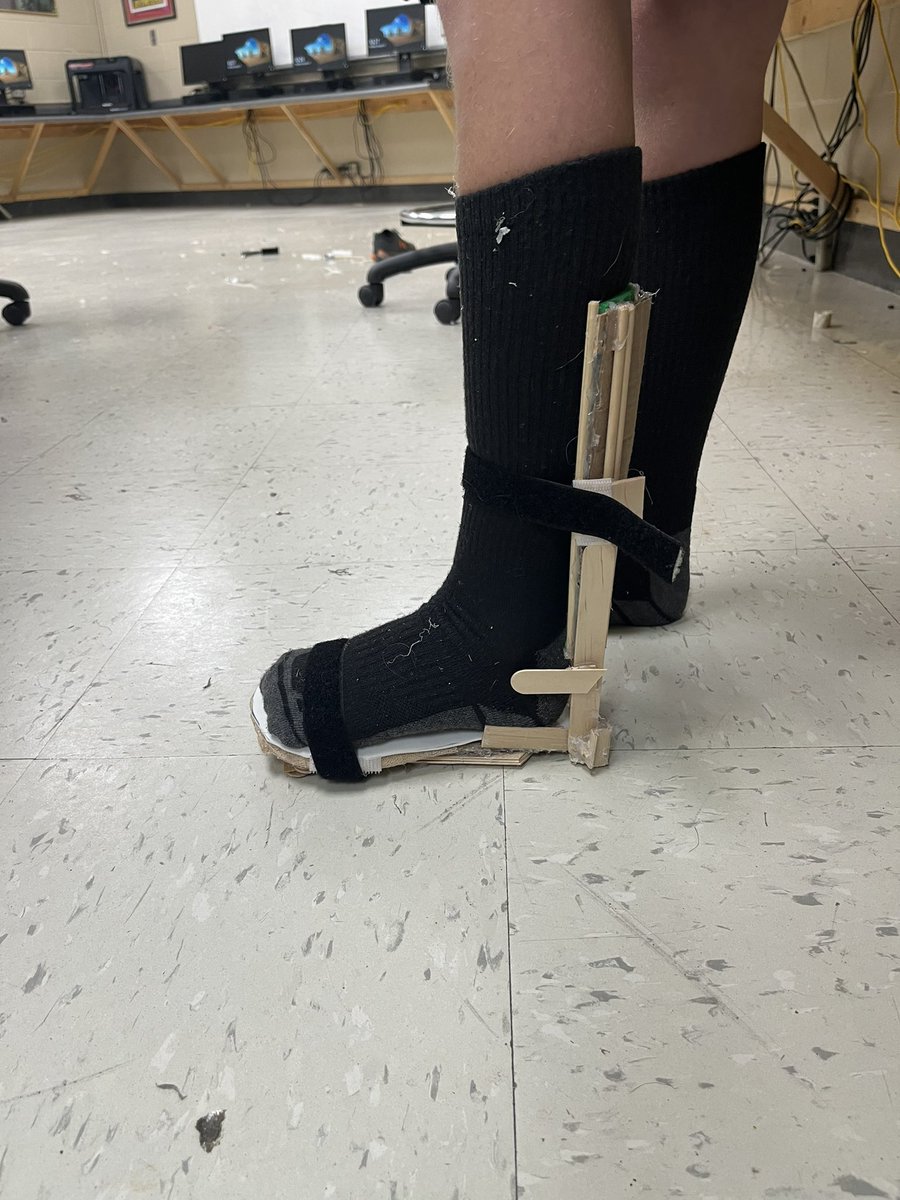 coachphil22's tweet photo. Best ankle foot orthosis designs in 7th grade #STEM. #gamechangers @TrojansMSMS @MSCSTrojans https://t.co/NB4fcBvU6k