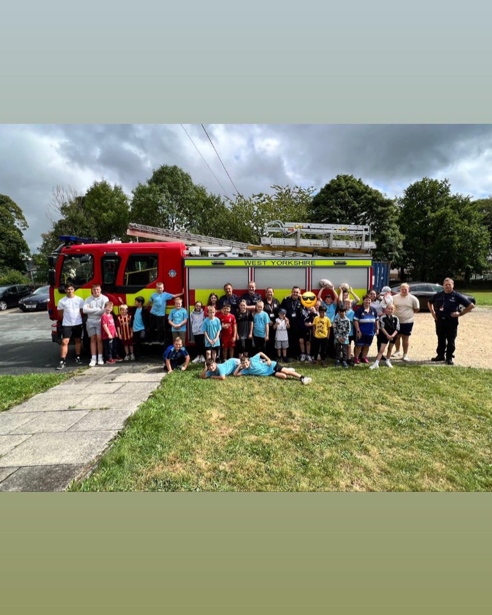 InvictusWbeing's tweet photo. A huge thank you to @WYFRS for visiting us on Try High over the last 2 weeks!
The kids have enjoyed a mini olympics, the chance to jump in the fire engines and even to try some of their hardware!
See you next time!
@HAFCalderdale @CalderSquash @CommunityPCIC @CalderdaleFound https://t.co/wdB1aVGoN2