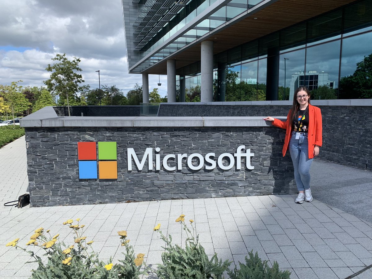 MissRyanNesbitt's tweet photo. My 8 week STEM teacher internship @microsoft flew by. I’m looking forward to bringing my new skills and experience back to the classroom as I begin my next adventure as an NQT @STEMTeachIntern #ShapingSharedFutures #STInt2022 https://t.co/mSwAW1D1ng