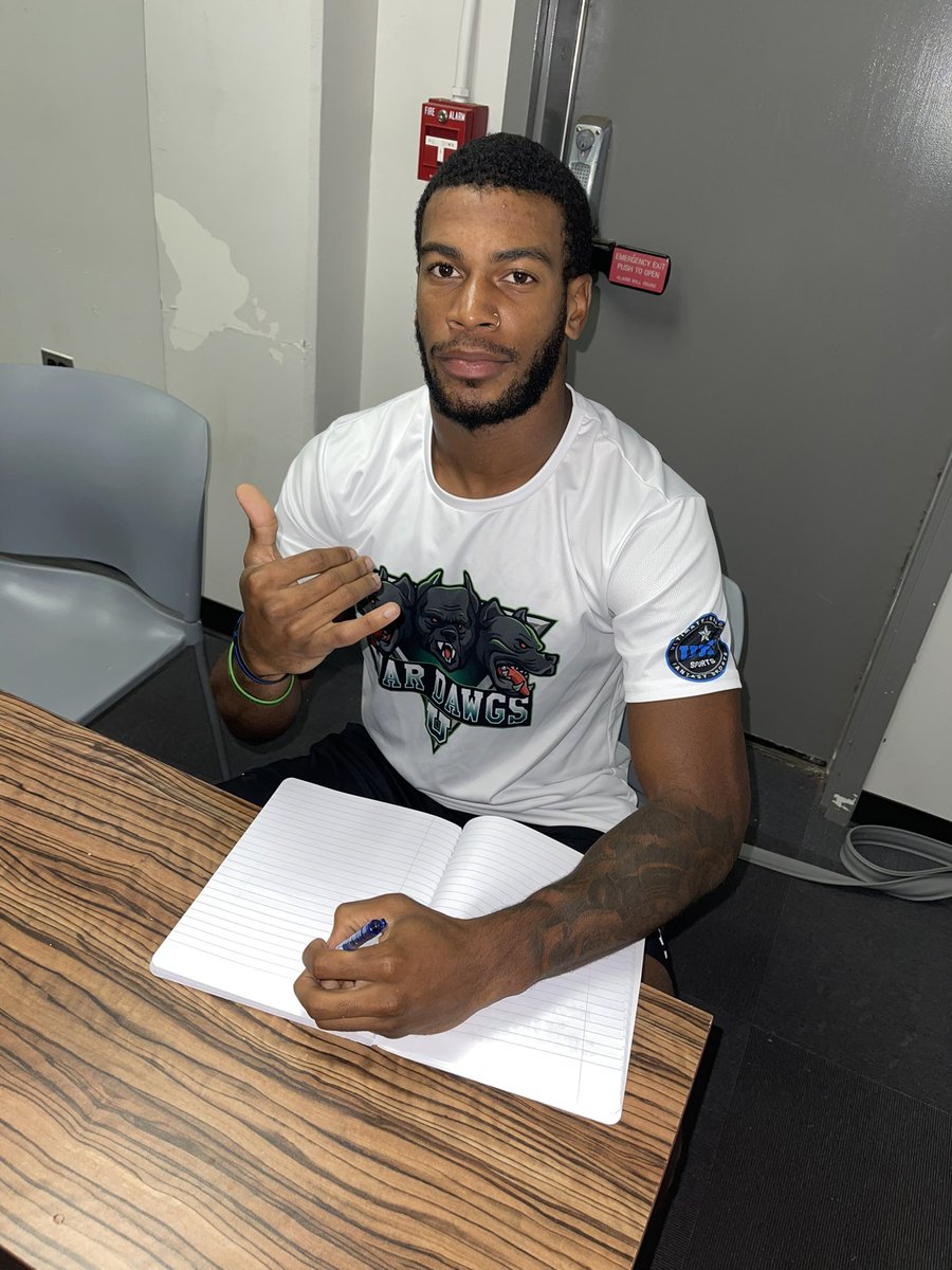 <a href="/HawaiiFootball/">Hawaii Football</a> <a href="/jonah_41/">Jonah Kahahawai-Welch | Athlete | Coach</a> We're cheering on <a href="/HawaiiFootball/">Hawaii Football</a> and extra hard for our <a href="/TheUCFFL/">Ultimate College Fantasy Football League</a> Ambassador @zion_ffcg !

#BRADDAHHOOD