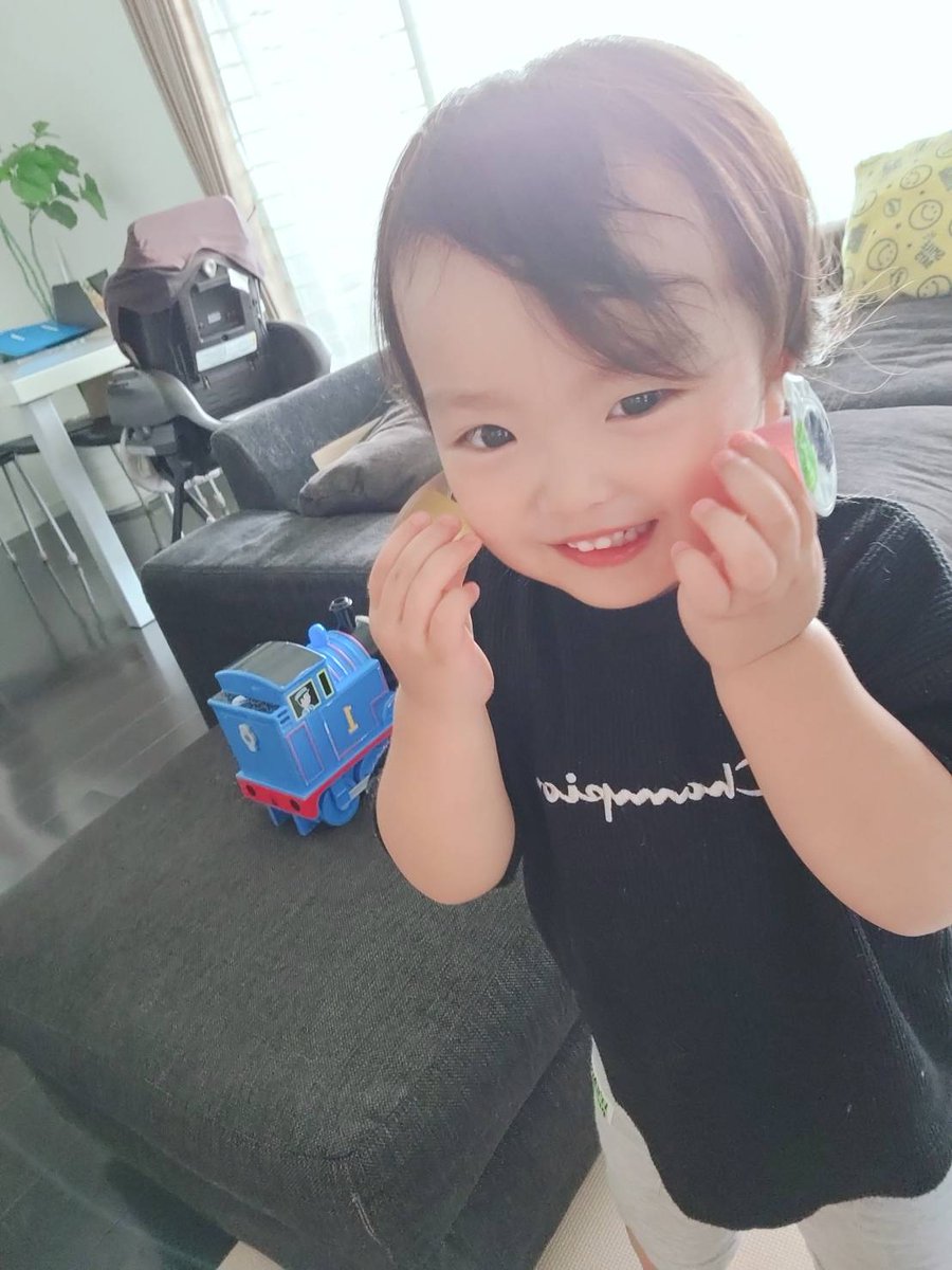 masak317's tweet photo. ツイッター久しぶり😊　子供は2歳8か月、いろいろ話せるようにはなったけどまだまだかなぁ😅　まだイヤイヤなとこもあって大変だけど、とにかくやんちゃで男の子みたいなとこもあったりですごく可愛くて癒されてます😆 https://t.co/x8atCwinuX