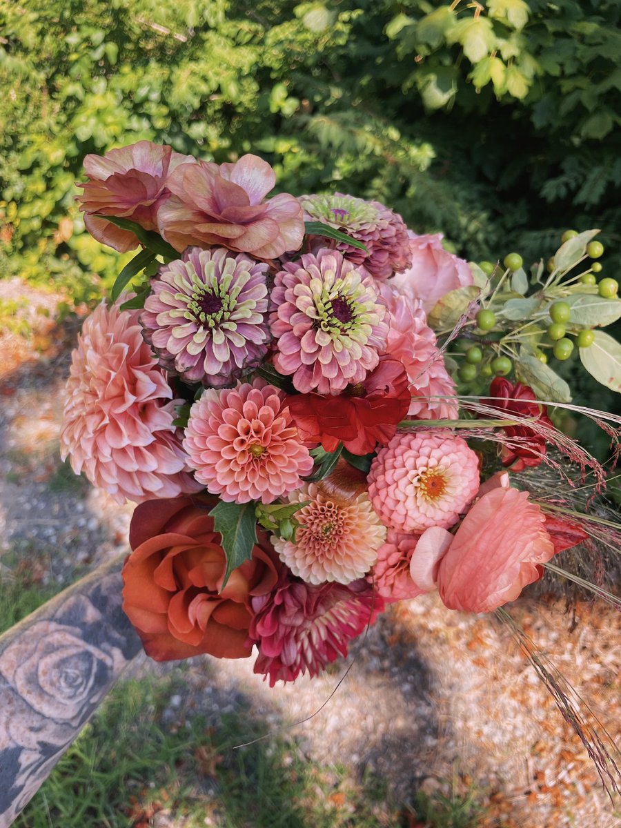 I’ve been setting up wedding flowers and strike all summer! August has been packed with beauty.
