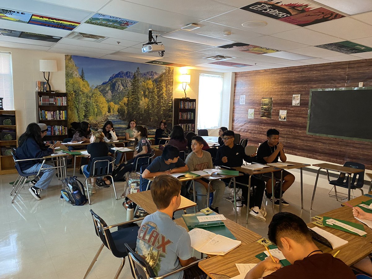 MrsDintheMiddle's tweet photo. I’ve never witnessed the magic of a Socratic seminar before and I am rather blown away about the depth of these conversations. These students are incredible!! #JBMSisBOLD #socraticseminar #ELAR #seguinISD #WeAreSeguin https://t.co/EefdCnl7Y8