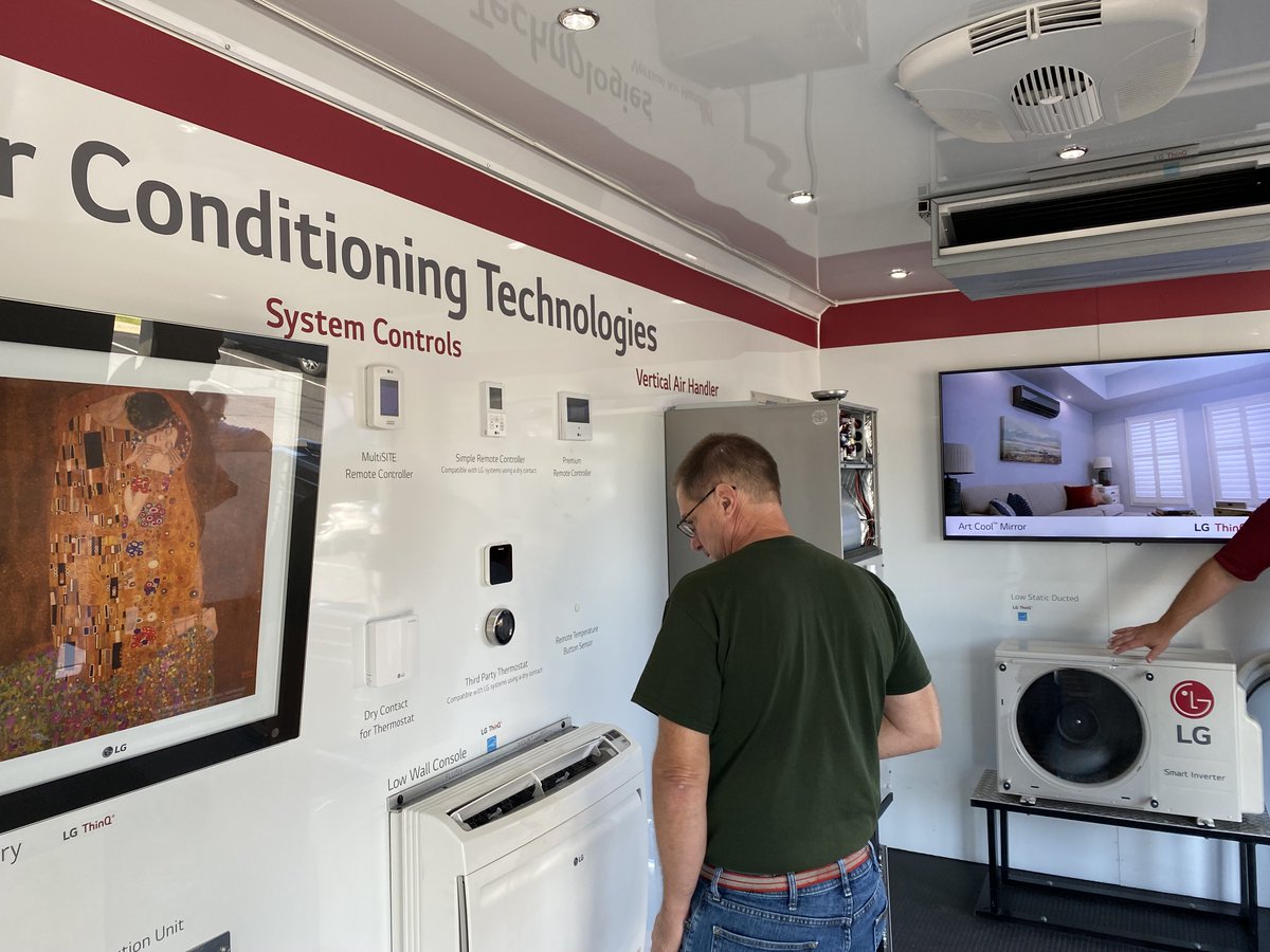 LGHVACUSA's tweet photo. Today we were welcomed by SPS and their customers in St. Louis Park, MN. LG’s Charlie Elliot and SPS' Ryan Norman and Dylan Johnson were on hand to offer details about products featured in the showroom. Thanks to the team at SPS! #LGRoadshow https://t.co/kBsmt2pXEZ