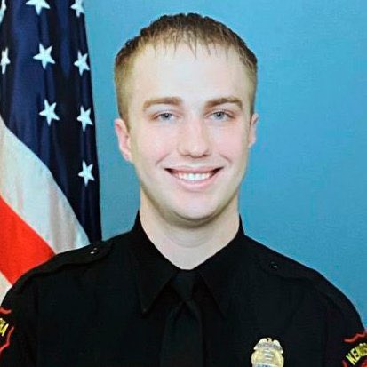 InvisibleTweetG's tweet photo. American policing is broken. Exhibit A: Cop
#RustenSheskey was not charged with a single crime after he shot Mr. Blake 7 times in his back at close range, in front of his children, paralyzing him from the waist down. Still a police officer today! #PoliceBrutality #stopkillingus https://t.co/ug1Iumi8dE