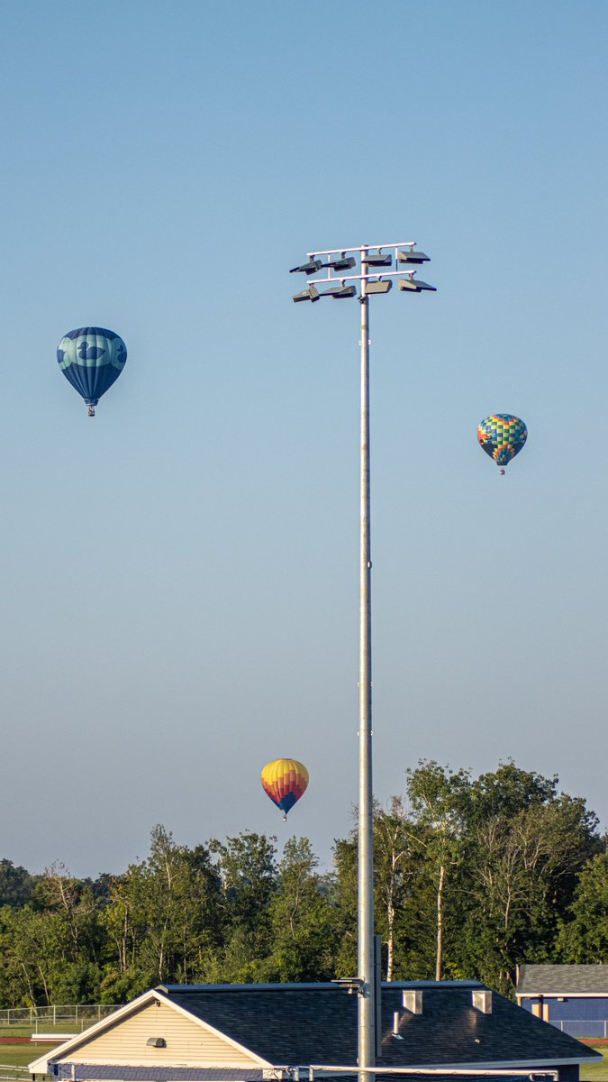 AD79DAVE's tweet photo. The Great Falls Balloon Festival π
#greatfallsballoonfestival
#themainething #vacationland
#ThePhotoHour #StormHour https://t.co/54OZVtUARH