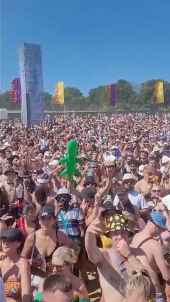 DjEuphonique's tweet photo. Wait for the view from on top of Electrikal Soundsystem 😍 Before and after the rewind 🧡
Footage by @jasper_visuals @noisy_antics_dnb
.
.
#boomtown #boomtownfair #boomtownfestival #festival #dnb #dnbroller #oldskool #navigatormc #dj #dnbfamily #drum… https://t.co/w2v3KFdpzY https://t.co/YqJrBcJSas