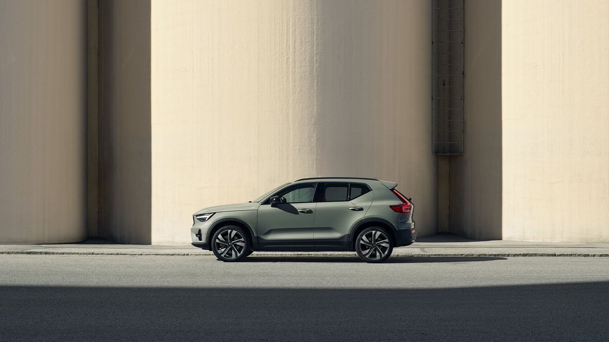 Go the extra mile with the Volvo XC40, our smart mild-hybrid compact SUV. Intelligently designed to move you safely. On every road. At every turn.