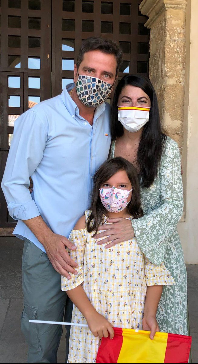 EditionEpa's tweet photo. @onofremiralles @Macarena_Olona , sabes que sin poder estar esos días contigo cuentas con nuestro ánimo. https://t.co/ZOLgxbDHq8