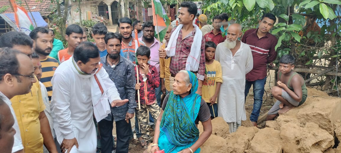 dcc_balasore's tweet photo. ଆଜି ବାଲେଶ୍ୱରର ଜଳେଶ୍ୱର, ଭୋଗରାଇ, ବସ୍ତା ଓ ବାଲିଆପାଳ ବ୍ଲକର ବନ୍ୟାରେ କ୍ଷୟକ୍ଷତି ହୋଇଥିବା ଅଞ୍ଚଳ ଗସ୍ତ କରିବା ସହ ରିଲିଫ ବଣ୍ଟନ କରିଥିଲେ ପ୍ରଦେଶ କଂଗ୍ରେସ କମିଟି ସଭାପତି ଶ୍ରୀଯୁକ୍ତ ଶରତ ପଟ୍ଟନାୟକ, ଜିଲ୍ଲା କଂଗ୍ରେସ ସଭାପତି ଶ୍ରୀ ସଂଜୀବ ଗିରି ଓ ସ୍ଥାନୀୟ ନେତୃବୃନ୍ଦଙ୍କ ଉପସ୍ଥିତିରେ ll
#Congress #Balasore https://t.co/iZKnvnQunO
