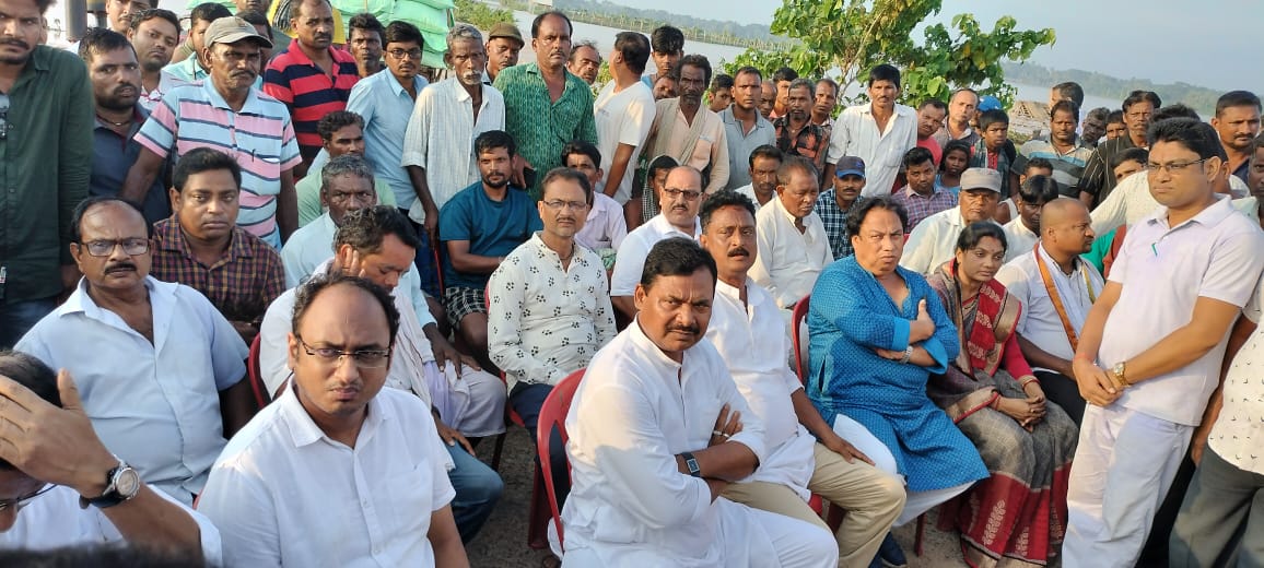 dcc_balasore's tweet photo. ଆଜି ବାଲେଶ୍ୱରର ଜଳେଶ୍ୱର, ଭୋଗରାଇ, ବସ୍ତା ଓ ବାଲିଆପାଳ ବ୍ଲକର ବନ୍ୟାରେ କ୍ଷୟକ୍ଷତି ହୋଇଥିବା ଅଞ୍ଚଳ ଗସ୍ତ କରିବା ସହ ରିଲିଫ ବଣ୍ଟନ କରିଥିଲେ ପ୍ରଦେଶ କଂଗ୍ରେସ କମିଟି ସଭାପତି ଶ୍ରୀଯୁକ୍ତ ଶରତ ପଟ୍ଟନାୟକ, ଜିଲ୍ଲା କଂଗ୍ରେସ ସଭାପତି ଶ୍ରୀ ସଂଜୀବ ଗିରି ଓ ସ୍ଥାନୀୟ ନେତୃବୃନ୍ଦଙ୍କ ଉପସ୍ଥିତିରେ ll
#Congress #Balasore https://t.co/iZKnvnQunO