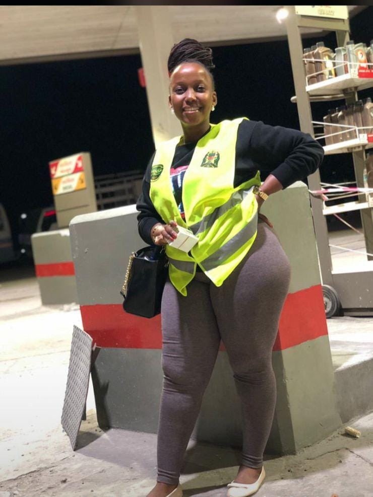 otti__boy's tweet photo. Ndugu karani kama wew siyo huyu kwenye hii picha basi usije kunihesabia mana mi namsubiri huyu ndo aje anihesabie.  #Sensa2022 #SensaBika #SensaTZ2022 #sensabika2022 https://t.co/7hyIbdcF7a