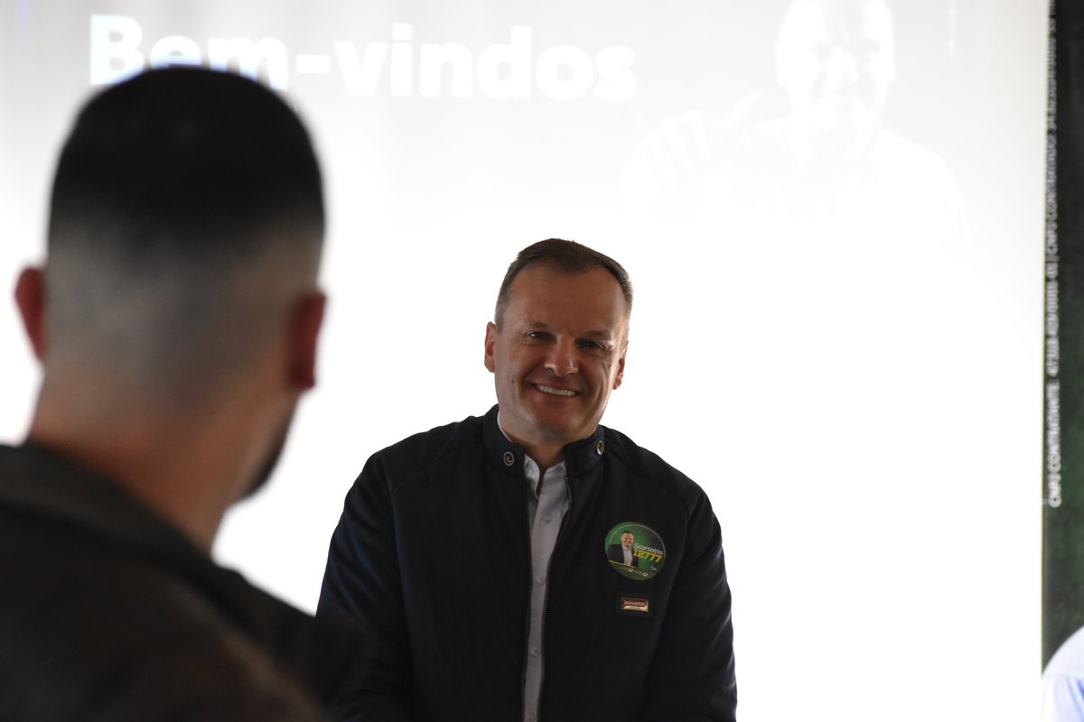 JoseScorsatto's tweet photo. O carinho dos meus: o maior dos incentivos💚
Neste domingo, quando reunimos nossos companheiros e companheiras na minha terra natal, Arvorezinha, eu não tinha ideia de que o encontro teria tantos depoimentos. 

Haja coração, viu. 🥹🙏🏼 https://t.co/bWh9fo6UFp