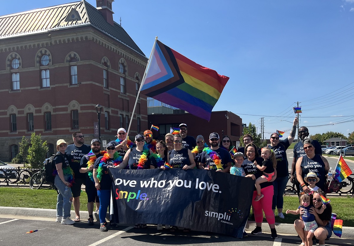 SimpliiFin's tweet photo. Simplii was here in Fredericton this weekend because this is what we stand for. This community is home to one of our biggest contact centers, and we are here to show support for our clients and our team. Love who you love, simple ❤️ 🧡 💛 💚 💙 💜 #LoveIsLove https://t.co/9qLYcfiOJX