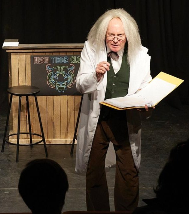 ProductionsLib's tweet image. Animal Form returns tonight @ 11.15pm @ Paradise In The Vaults @ Venue 29. 

Why not liven up your quiet Tuesday night and join the animals as they navigate a cheeky mating ritual inside a nightclub narrated all the while by our mad professor! 

@ParadiseGreenUK @edfringe