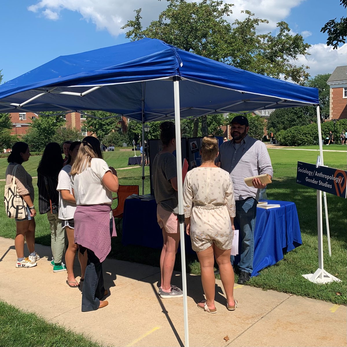 We enjoyed meeting and catching up with many of you at yesterday's academic fair! We can't wait for the first day of classes on Wednesday!