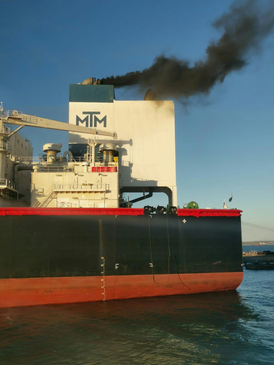 SCroisieres's tweet photo. 😡 Aujourd'hui, à Port-de-Bouc, un navire décide de mettre en route son incinérateur de bord, ce qui est évidemment interdit en milieu portuaire.
Mais que fait le GPMM ?! Où sont les contrôles ? Et surtout, sur qui faut-il compter pour protéger nos poumons ? 😵 
@AtmoSud @ARSPaca https://t.co/QV8IPVcqgg