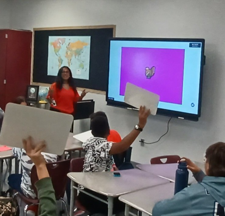 kimseiley's tweet photo. Guess the Emoji Meaning country warmup today at SJH. Great job Mrs. Estrada. #TeamSJH #WISDGreatness #Wallersocialstudies #bestdepartmentever https://t.co/jkgH0GtRtq