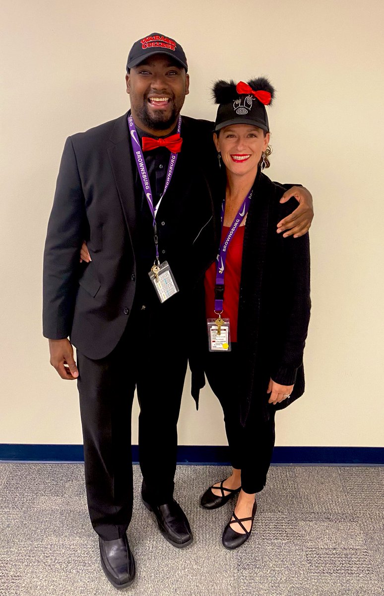 AllThingsBEMS's tweet photo. Mr. White and Mrs. Schroering are twinning for bow tie Tuesday and hat day! #180daysofBEMS #RileyWeek https://t.co/5KIexbKULC
