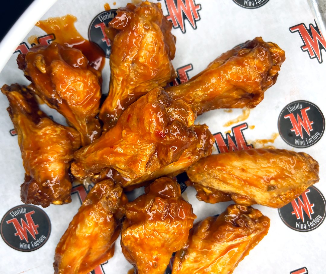 FLWingFactory's tweet photo. 🚨COLLEGE STUDENTS!🚨 Your school ID won't get you alcohol, but it will get you 15% OFF at FWF! Come in this Friday for Syllabus week and get this deal with a valid student ID! 

#FSU #FAMU #TCC https://t.co/otTrJELsVb