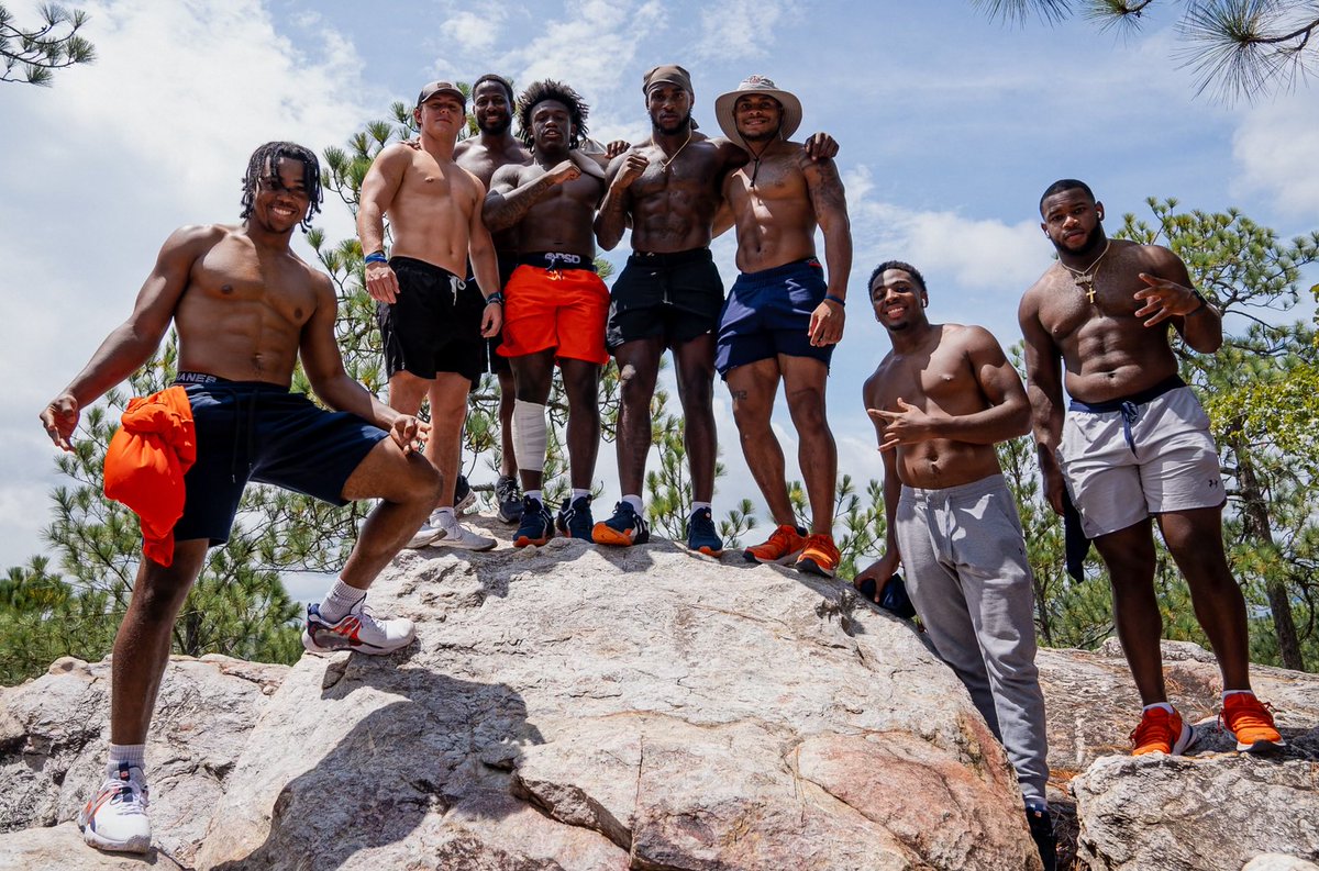 CoachCaddy24's tweet photo. Proud of these young men…. Honored and excited to play a small role in their journey!!! #WarEagle🦅 #AuburnMade🐅 https://t.co/NWEkq1j6os