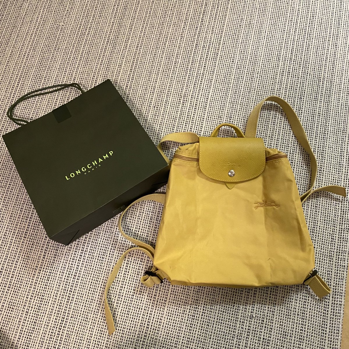 ppfavlists's tweet photo. #ส่งต่อ Longchamp le pliage green backpack (Yellow)

สภาพดีเหมือนใหม่ มีรอยใช้งานนิดหน่อยแต่ไม่มีผลกับการใช้งานค่ะ มีถุงให้และมีประกันจากทางแบรนด์2ปีค่ะ

ส่งต่อ ฿3000 รวมส่ง สนใจทักมาสอบถามกันก่อนได้ค่า
#ส่งต่อเสื้อผ้า #ส่งต่อกระเป๋า #ส่งต่อ #มือสอง #ใช้ดีบอกต่อ #ของดีบอกต่อ https://t.co/6xtD4ptjQK