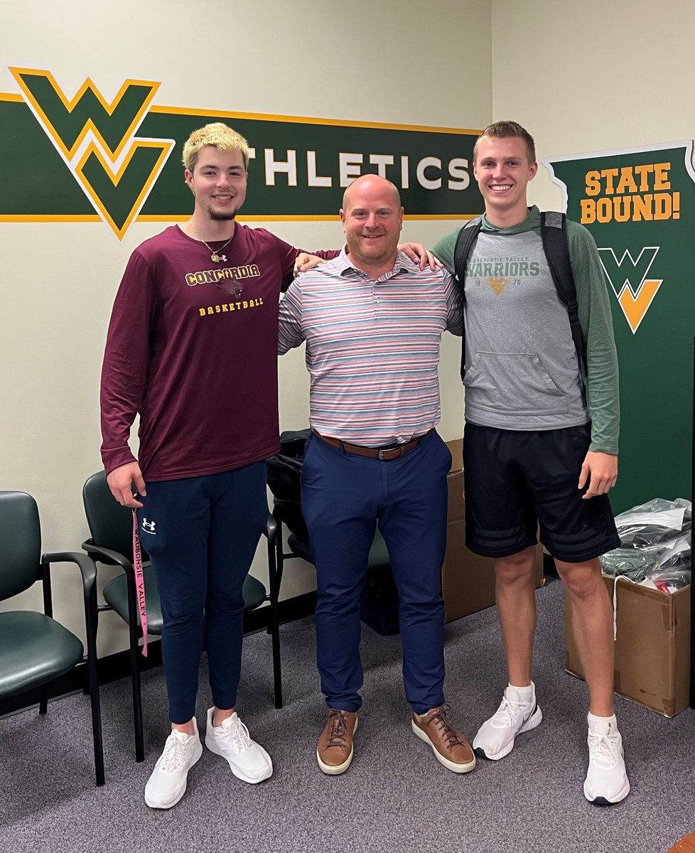 athleticswvhs's tweet photo. Always great to see former student-athletes return to the 'Original Valley'. Two good ones from the class of '21 made their way to the office!! @RamblersMBB @cuc_menhoops @ben_schwieger @CoachKollar @_carterjames_ #BeWV https://t.co/EBz2CUWRDU