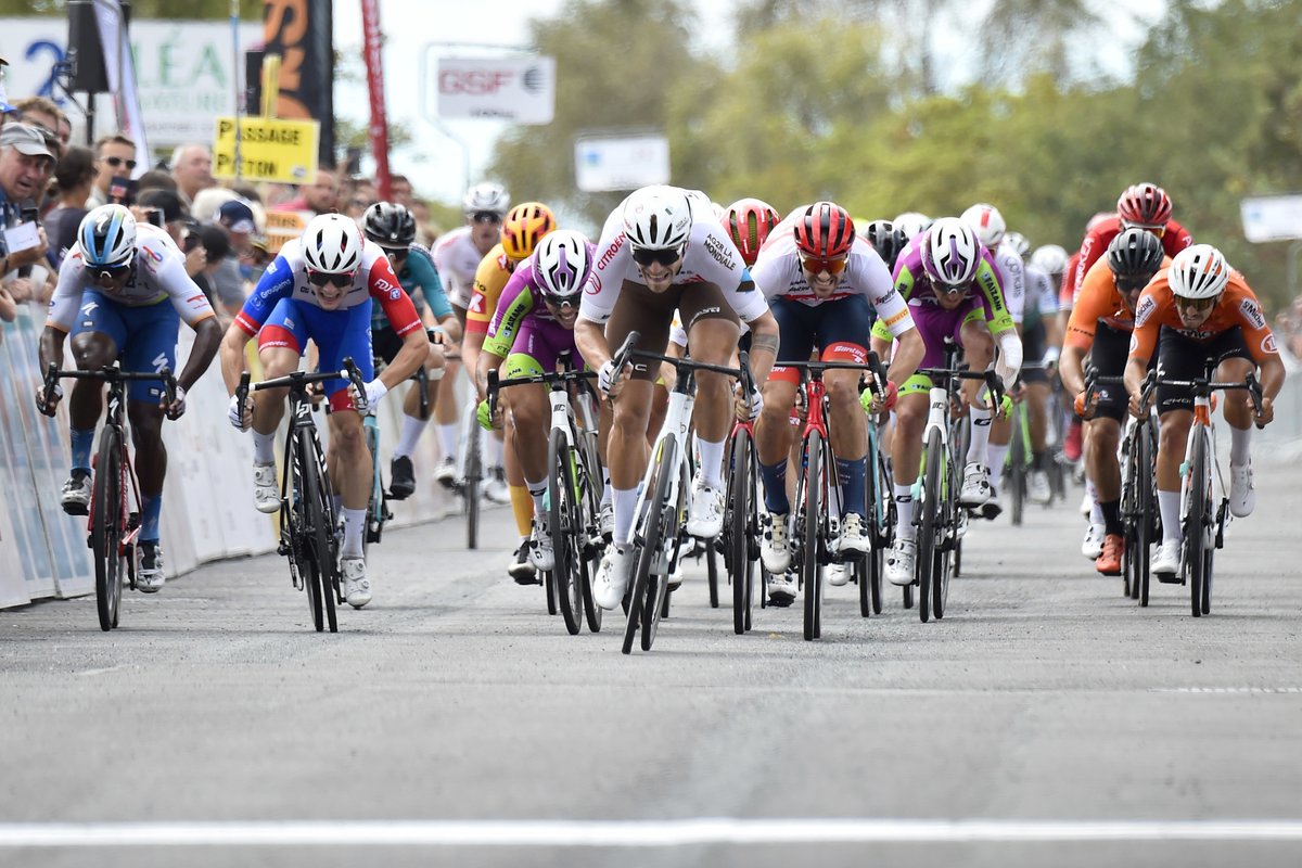 🚴‍♂️ 🇫🇷 È 5° posto allo sprint per Luca Colnaghi nella prima tappa del Tour Poitou Charentes, alle spalle di un podio tutto World Tour. 10° posto per <a href="/fiorebike/">Filippo Fiorelli</a> 

📷 credits Sprint Cycling