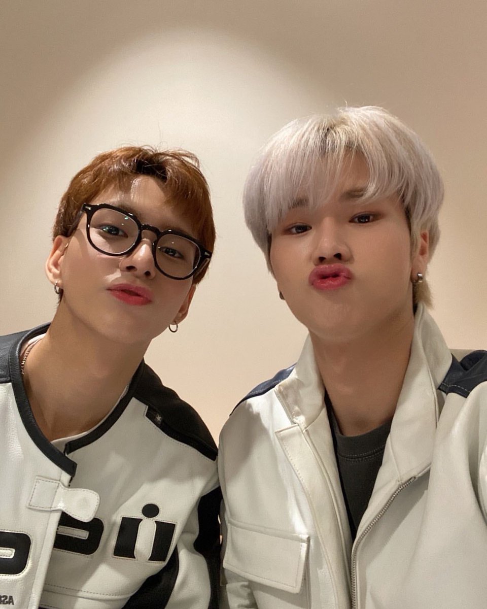 입술이어떻게                                         냐고
                     오듀…               뎡뚜!!!