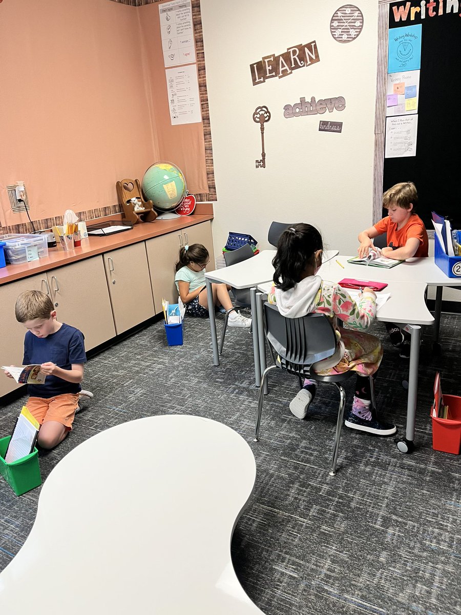 MsGispanski's tweet photo. Reading Workshop is underway!! Students have found their reading spot (thank you FISD for the flexible seating), engaged in their books and working on their goals! @AshleyElem @KFrankson3 @KascieBtheAP @JenRenfro2 @ci_elem https://t.co/P99trAA8es