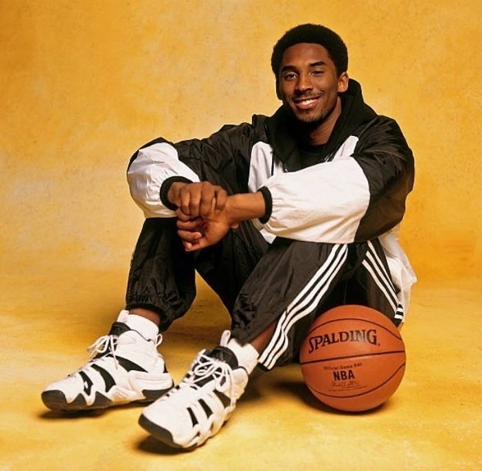miszapas's tweet photo. Happy Birthday Kobe!

Check Kobe Bryant's sneaker history here:

https://t.co/68Dgds3K43

#kobe #kobebryant #blackmamba #kb8 #kb24 #adidaskobe #adidaseqt #adidas90s #adidasbasketball https://t.co/jcZswNei2g