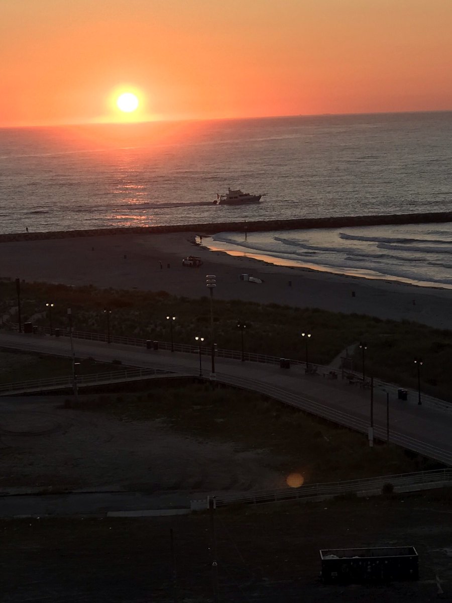 statu287's tweet photo. I hope everyone reading this enjoys a safe productive day,.. #Kindness is free… pass it on #goodmorning #LiveLoveLovas #courage #strength #determination #inspirational #Inspire #compassion https://t.co/auPqgOaRNZ