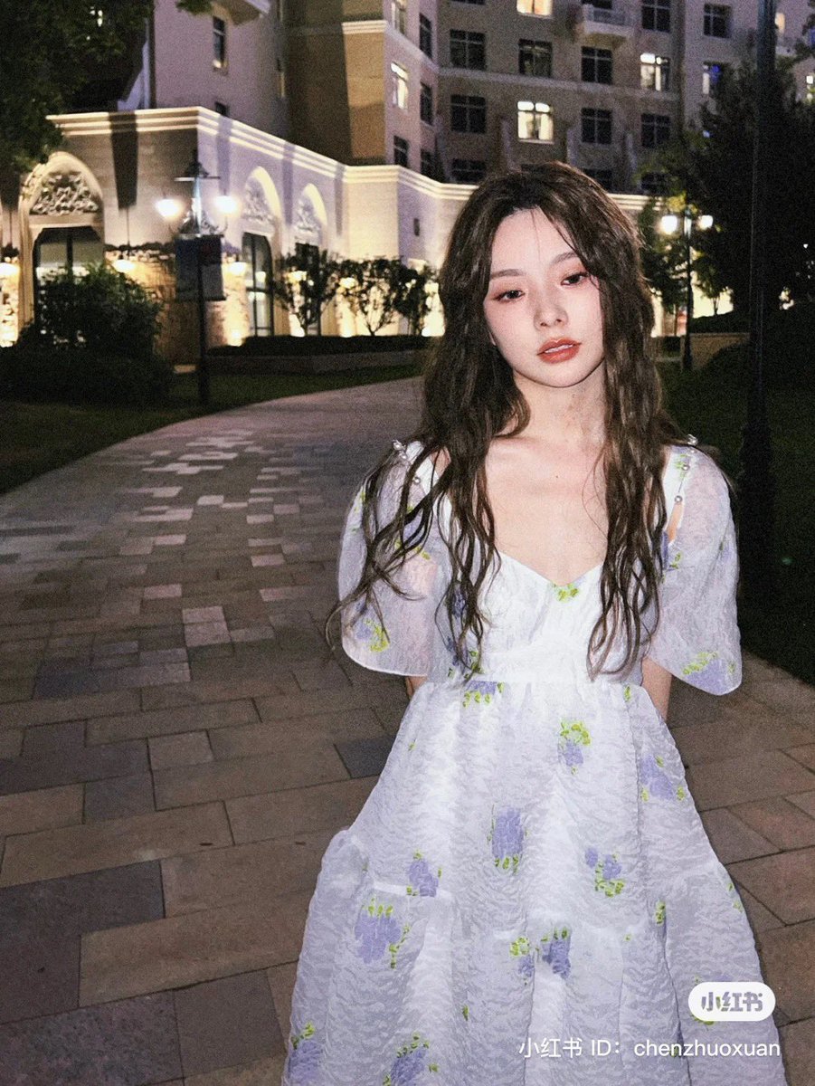 TheXuanNews's tweet photo. 220823 – Chen Zhuoxuan RED Update 

‘💟’

#陈卓璇 #ChenZhuoxuan https://t.co/a7NXgWXRsv