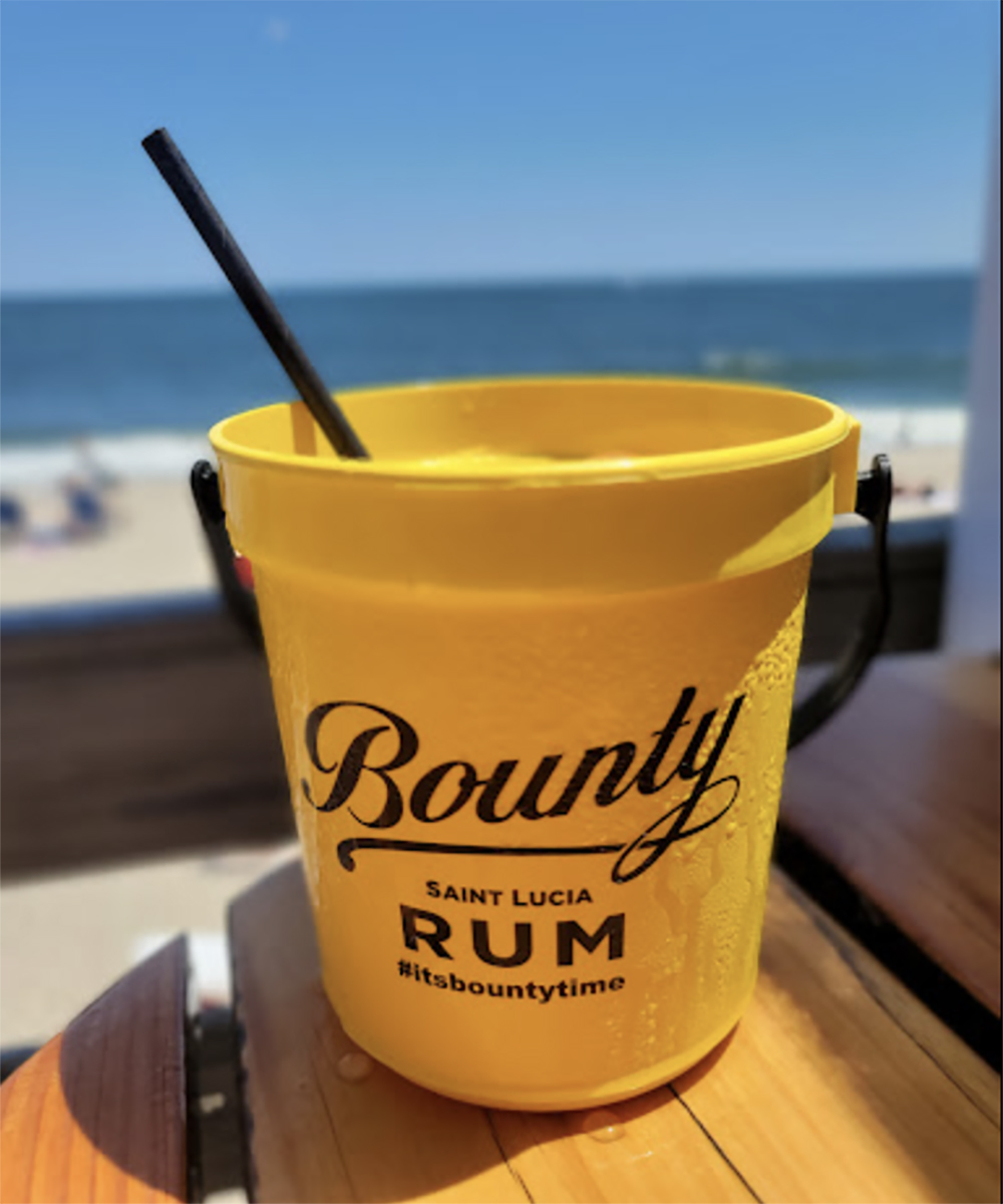 Sun, sand &amp; a drink in my hand.😎🍹

Enjoy the last weeks of summer at Tiki! Live entertainment by The Mike Dalton Band at 2pm and Nine Deeez Nite at 8pm!🎸