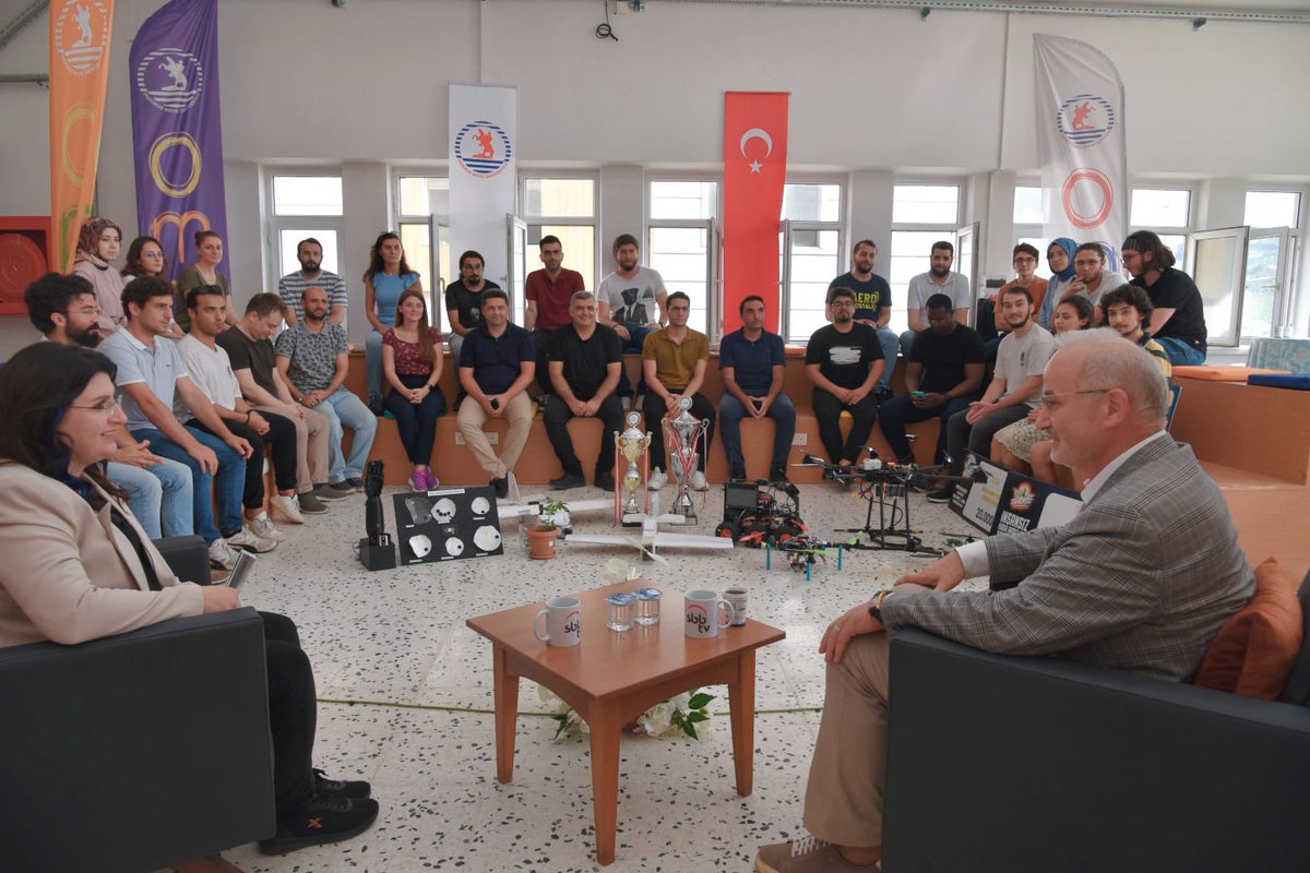 uniondokuzmayis's tweet photo. Dünya’nın en büyük Havacılık, Uzay ve Teknoloji Festivaline ev sahipliği yapacak Samsun’da hazırlıklar tüm hızıyla sürüyor. Bu kapsamda OMÜ Rektörü @profdryavuzunal, #SBBTV’de yayınlanan programa katılarak Üniversitedeki TEKNOMÜ Atölyeleri hakkında bilgi verdi.
#Teknofest2022 https://t.co/OsgtVxEMC4