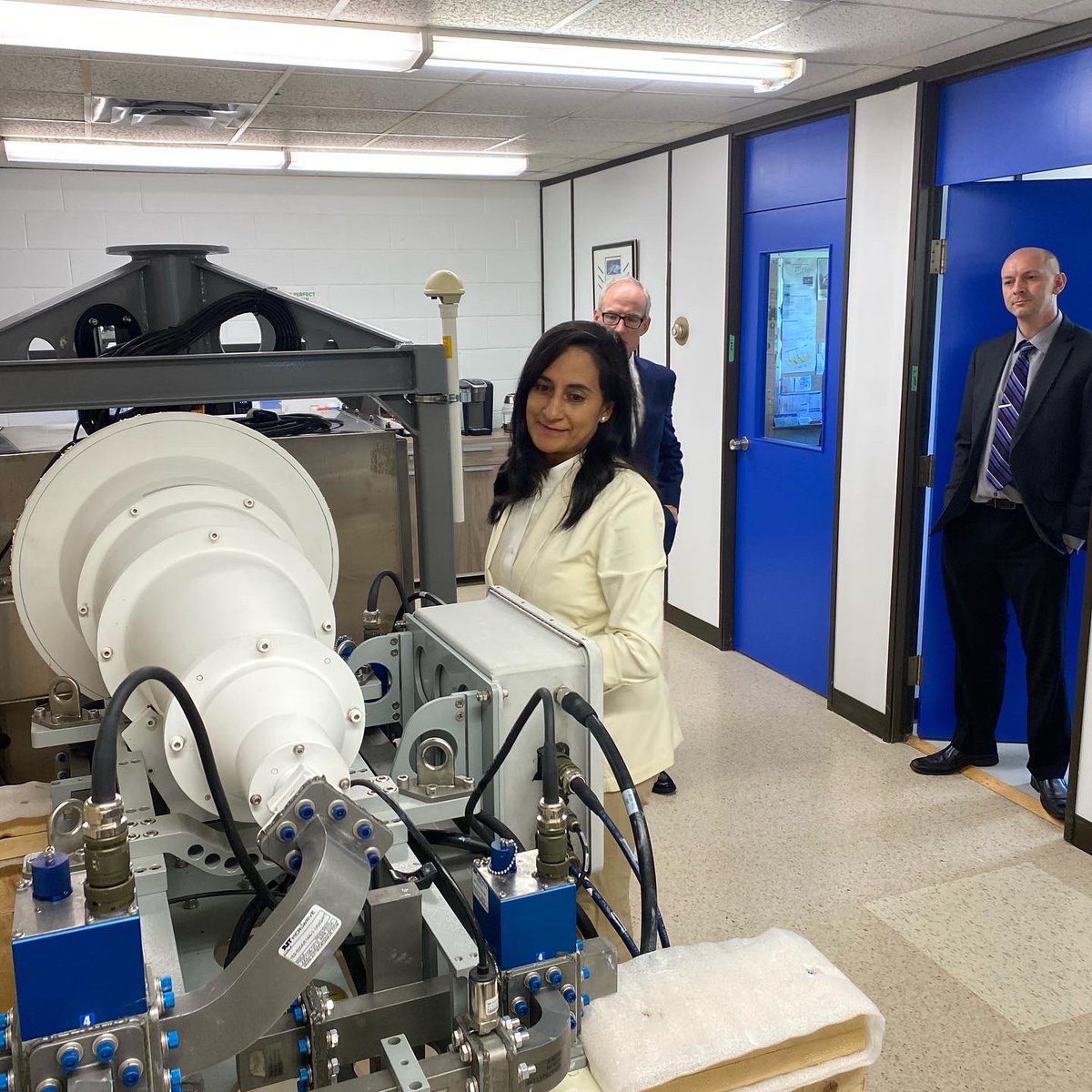 AnitaAnandMP's tweet photo. With support from Defence Research and Development Canada, @CCore1975 is doing innovative work with satellites &amp; radar. 📡

Thanks for telling me all about your exciting projects–with support from DND’s IDEaS program. Great to see defence solutions being built here in St. John’s! https://t.co/RdPGMFhIuZ