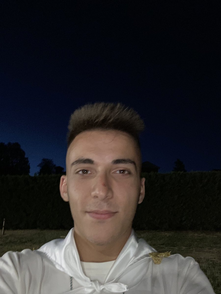 gioopiana's tweet photo. @FACTSDAWG7 This is me i am beautiful https://t.co/ltAULAz93H