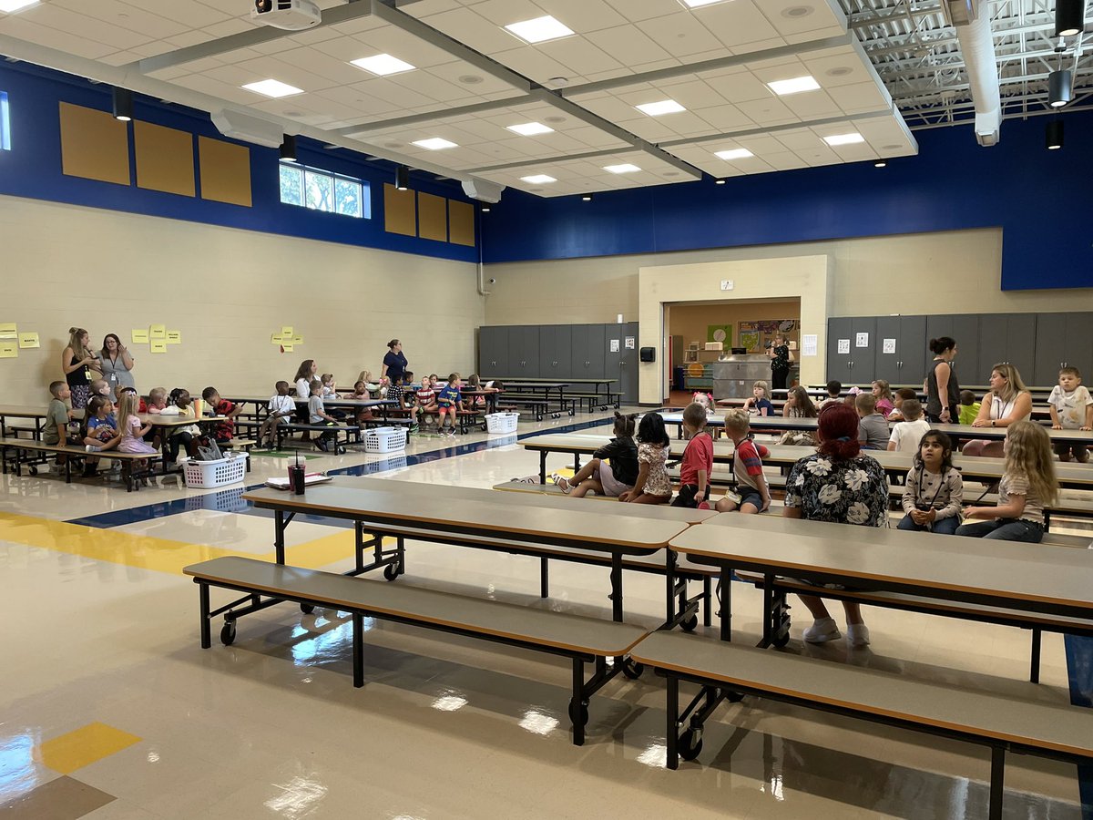 StreetsboroES's tweet photo. Some of our K students learning lunchroom rules #littlerockets https://t.co/plkKPnGY26