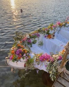 seokuva's tweet photo. i need this right now 🛶💐 https://t.co/8hla9B2RWs